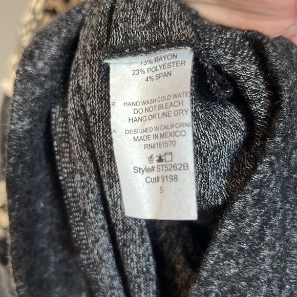 Aztec Boutique Top - Picture 3 of 3